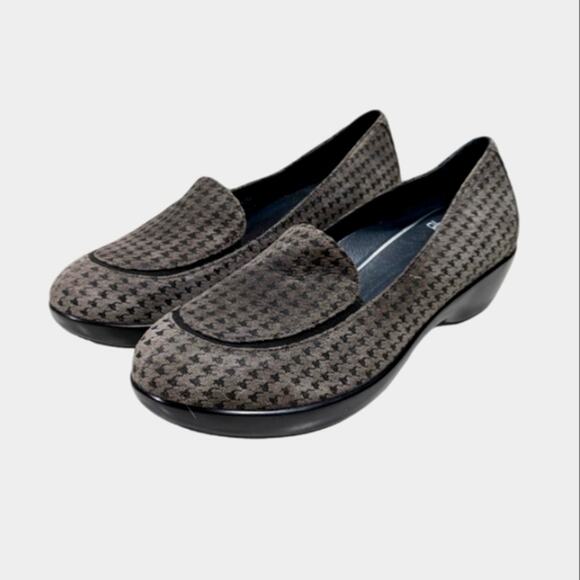 Dansko Debra Houndstooth Loafers GUC $149 Size 38   US 7.5/8  S3077 - Picture 3 of 10
